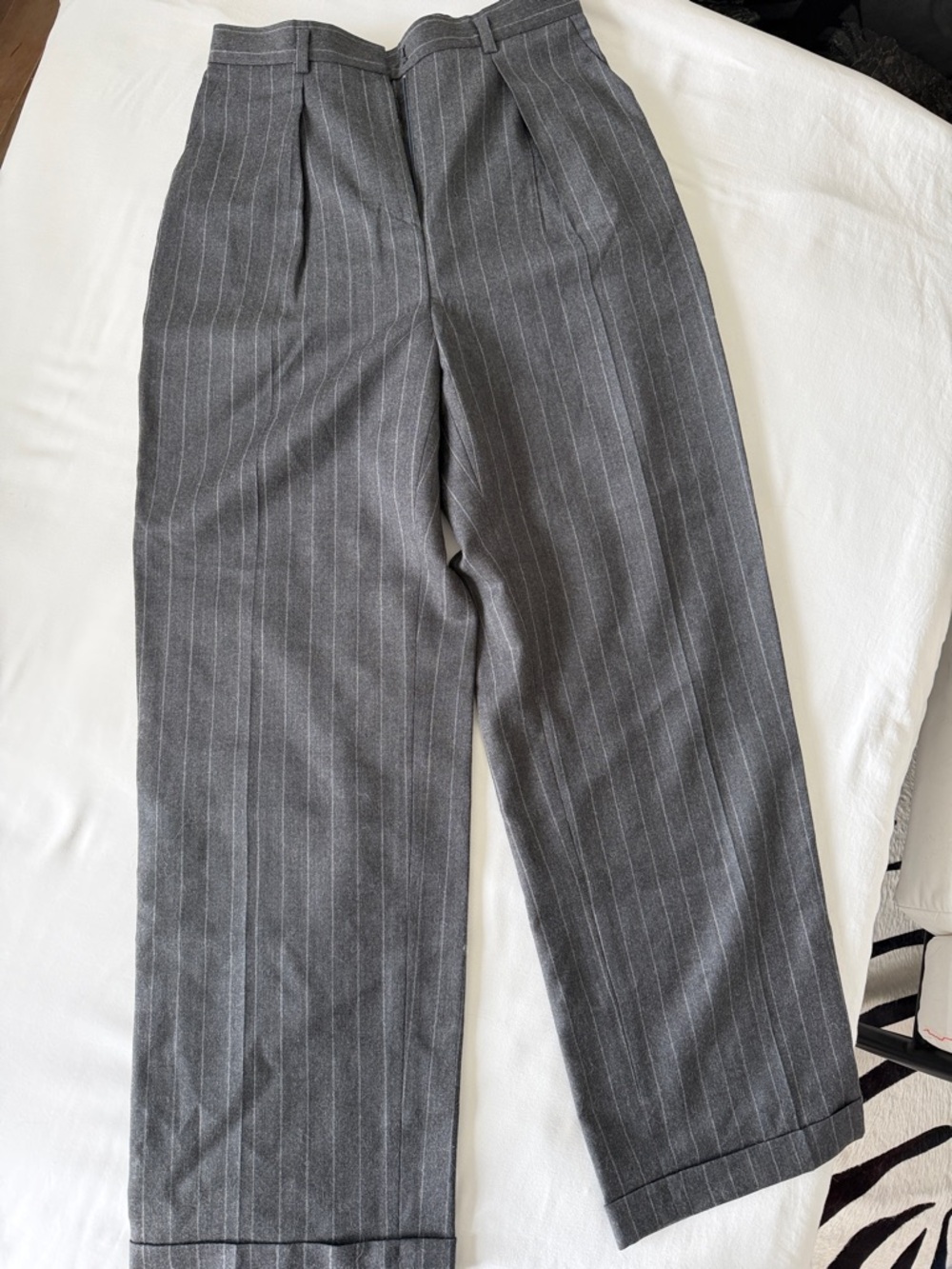 Jones New York Gray Pinstripe Tailored wool Trousers 8P Lux ++